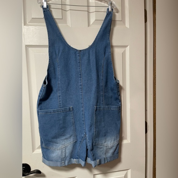 NWOT: SHEIN Denim Short Cuffed Overalls Adjustable Straps Size Large - Picture 3 of 9